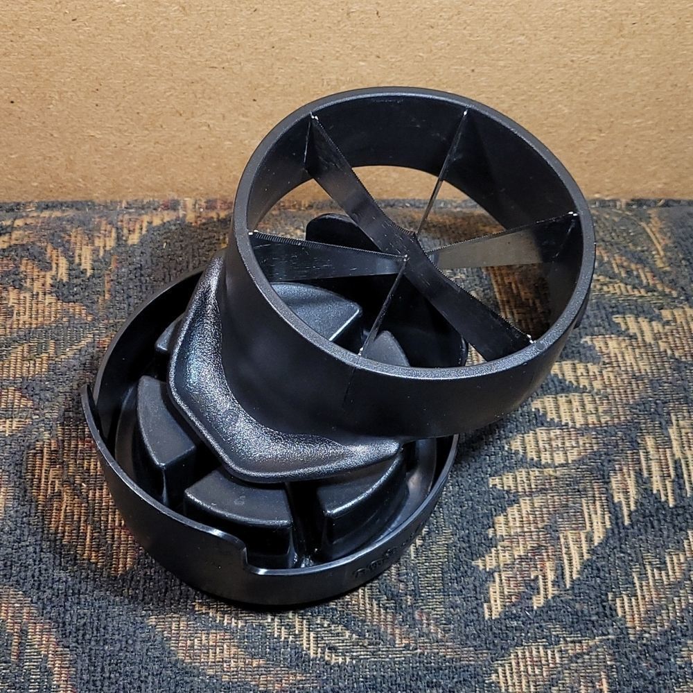 Pampered Chef Veggie Wedger - Picture 4 of 4